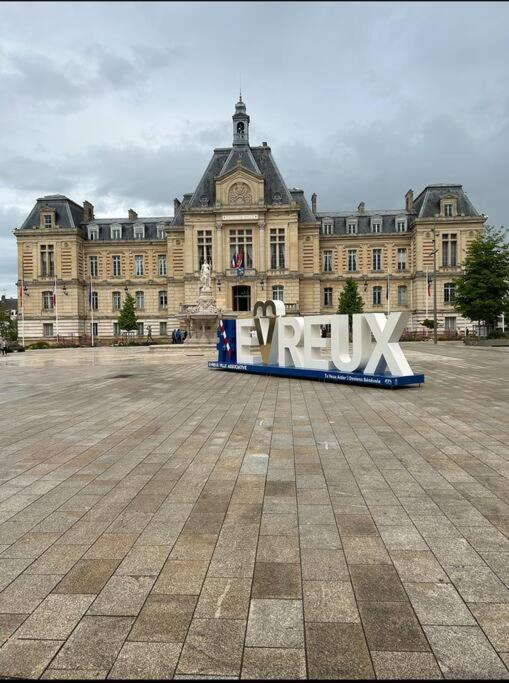 Apt Evreux 900M De La Gare エクステリア 写真